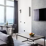 Arcadia Hi-tech Sea View Апартаменти *